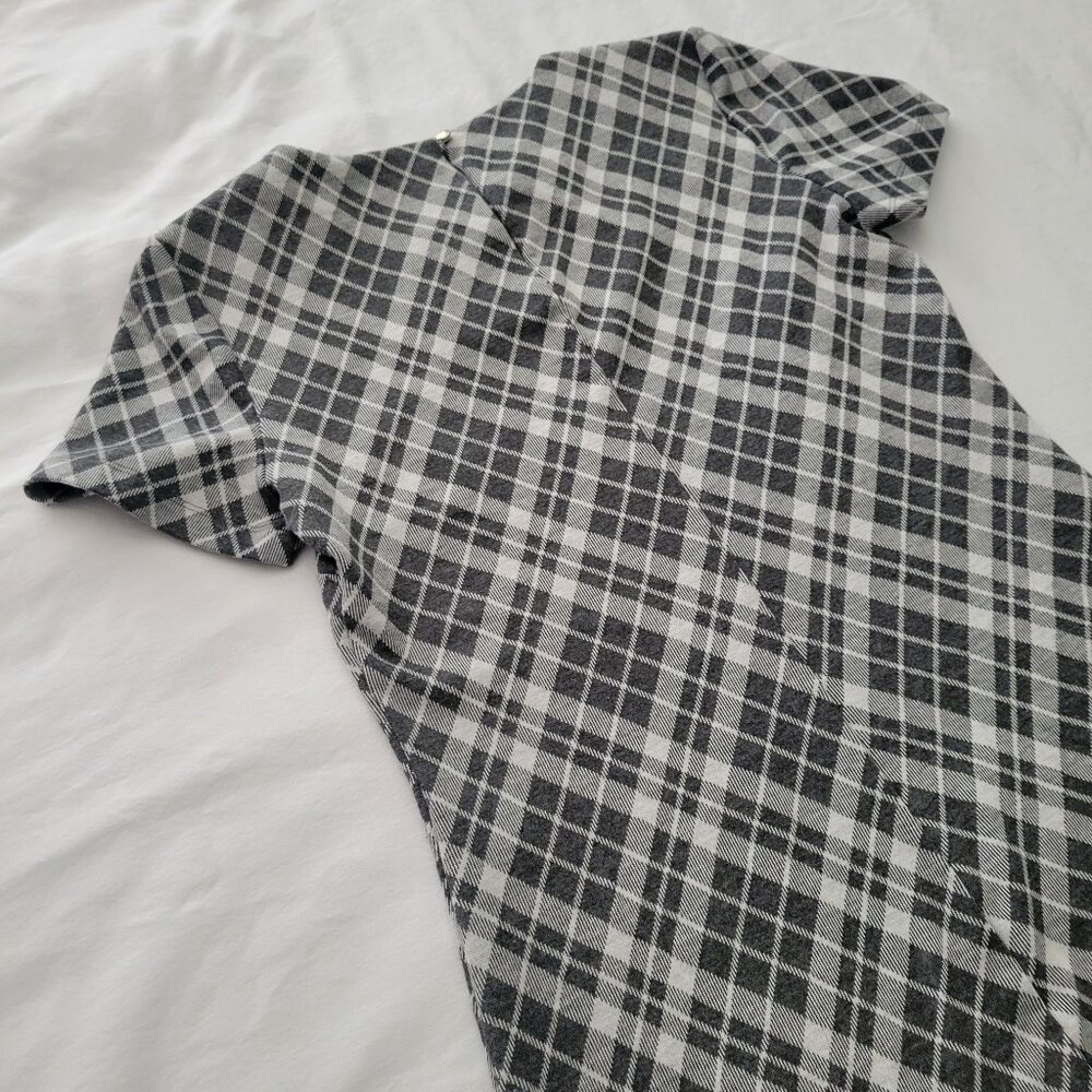 Comfy Casual Tommy Hilfiger Plaid - Picture 7 of 7